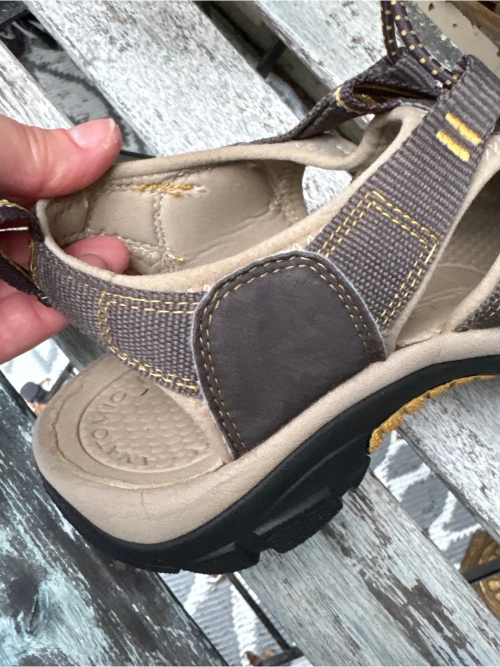 KEEN Newport H2 Waterproof Sandals Men’s 9 Brown Closed Toe Hiking